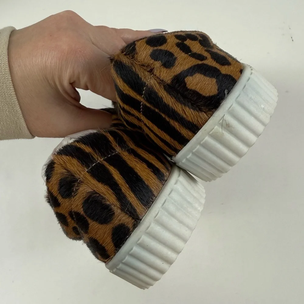 Carrano Leopard Sneakers Womens Size 8 Tan Black Animal Print with Box